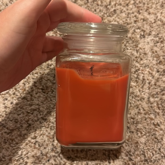 Warm cedar (burnt candle) - Picture 2 of 5